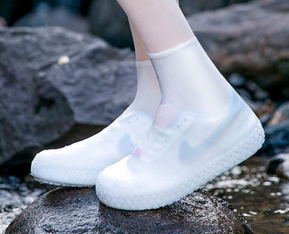 ☔ 50% RABATT NU! 👟 Tjocka, Slitstarka & Vattentäta Skoskydd – Håll Dina Skor Torra & Rengöra – Perfekt för Regniga Dagar 🌧️