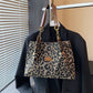 👜 50% RABATT NU! 🐆 Dam Elegant Handväska – Stor Kapacitet, Leopardprint & Mångsidig – Rymlig Tote För Arbete, Pendling & Vardagsliv ✨