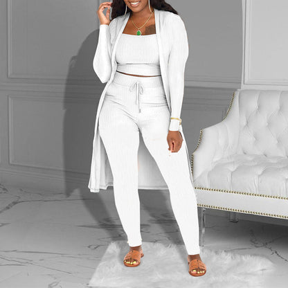 Avslappnat 3-delat stickat set – croppad topp, kofta och byxor