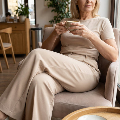 Damers högmidjade vida byxor i enfärgad modell