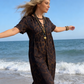 👗 50% RABATT NU! 🐆 Lång Klänning med Leopardmönster & V-ringning – Ditt Sommarmåste! – Flödande & Smickrande – Perfekt för Alla Tillfällen ☀️