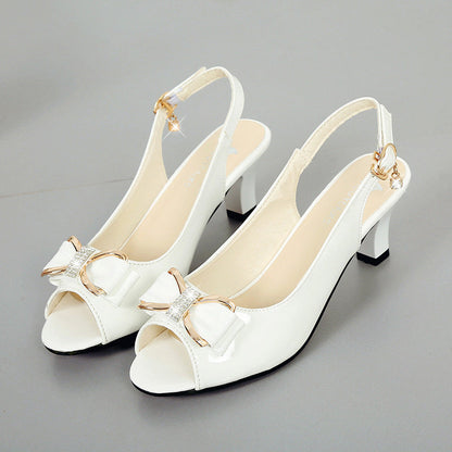 👡 50% RABATT NU! 🎀 Kvinnors Eleganta Peep-Toe Slingback Sandaler – Rosedetalj, Mellanklack & Justerbar Rem ✨