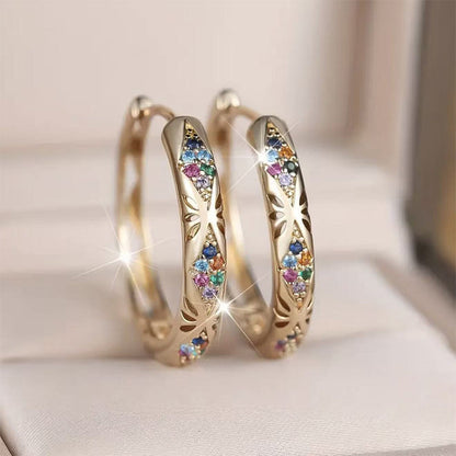 💎 50 % RABATT NU! ✨ Örhängen med ihåliga ringar & glittrande zirkoner – delikat design, lättvikt & perfekt för vardag och fest 🌙