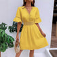 🏖️ 50% RABATT NU! 👗 Elegant Spetsklänning med V-ringad Hals, Veckad Design & Volangärmar – Perfekt för Sommarsemestern 🌺