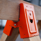 🛠️ 50 % RABATT NU! 🔧 Kraftig sågbockfäste med nedåtgående klämma – förstärkt design, halksäkra tänder & snabb montering ✨
