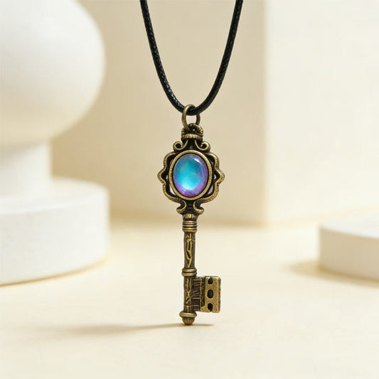 🗝️ 50% RABATT NU!✨ Antik Nyckelhalsband med Hemlig Stil – Vintage Blå Ädelsten & Retro Charm – Gotisk Steampunk Smycke 🌙