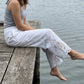 👖 50% RABATT NU! 🧶 Kvinnors Vida Byxor – Andningsbar Bomullsblandning, Spetsvirkad Sidsöm & Dragsko Midja – Avslappnad Passform, Feminin Detalj 🌿