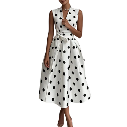 👗 50% RABATT NU! 🍒 Dam Prickig Ärmlös V-ringad Klänning – Luftig, Chic & Skrynkelfri ✨