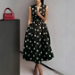 👗 50% RABATT NU! 🍒 Dam Prickig Ärmlös V-ringad Klänning – Luftig, Chic & Skrynkelfri ✨