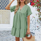 👗 50% RABATT NU! ✨ Lös V-ringad Plisserad Kortklänning – Mjuka Veck & Feminin Stil – Perfekt för Sommaren 🌾