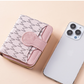 👛 50% RABATT NU! ✨ Elegant Monogram Kort Plånbok för Kvinnor – Premium Konstläder & Smart Organisation – Perfekt för Vardag & Fest 💎