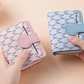 👛 50% RABATT NU! ✨ Elegant Monogram Kort Plånbok för Kvinnor – Premium Konstläder & Smart Organisation – Perfekt för Vardag & Fest 💎
