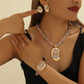 💎 50 % RABATT NU! ✨ Elegant smyckesset med strass, 4 delar – halsband, örhängen, armband & ring – perfekt för bröllop och fester 🎀