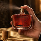 🌹 50 % RABATT NU! 🧴 Långvarig exklusiv parfym – rik kryddnejlikadoft, träinspirerad flaska & presentklar – 100ml ✨