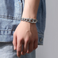 📿 50 % RABATT NU! ✨ Retro mantra-armband för män – sexstavig design, silverfinish & dubbel kedja – snyggt och meningsfullt 🖤